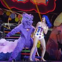 Katy Perry performing at the O2 arena - Photos | Picture 102875